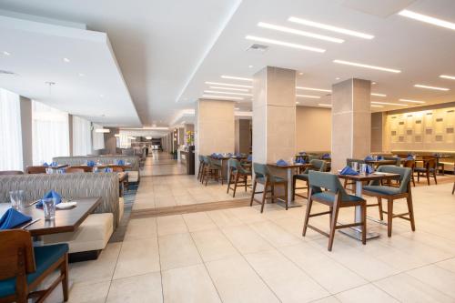 Holiday Inn Los Angeles - LAX Airport by IHG in Los Angeles, USA