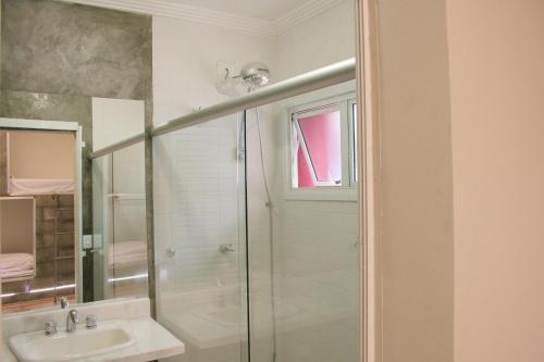 Shower, Viva Hostel Design in Pinheiros