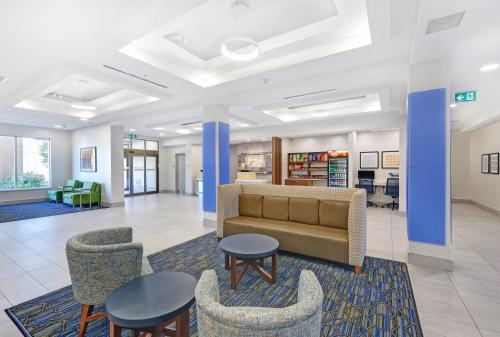 ทัศนียภาพภายนอกโรงแรม, Holiday Inn Express Hotel & Suites - Woodstock By IHG in วูดสต๊อค (ON)