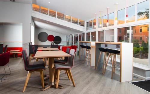 Holiday Inn Express Portsmouth – North an IHG Hotel - image 13