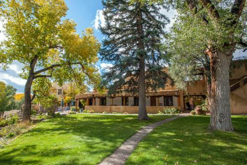 Inn on La Loma Plaza - Accommodation - Taos