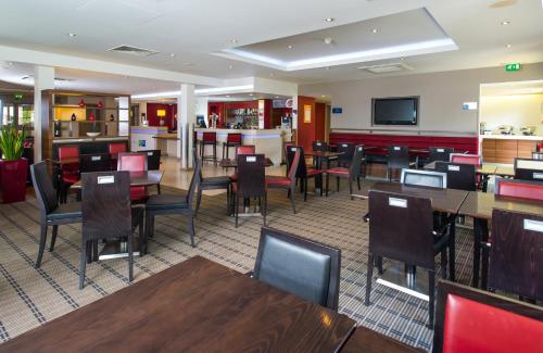 Holiday Inn Express Birmingham Oldbury, an IHG Hotel