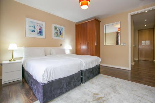 Grand Canal Square Apartments - main image