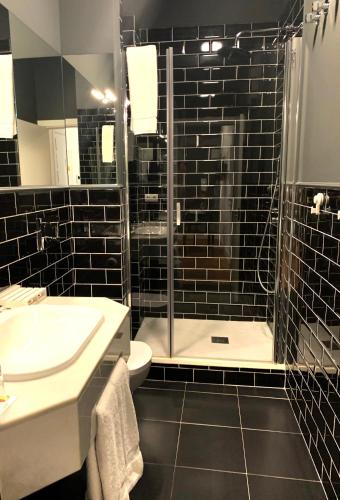Standard Apartment image 5