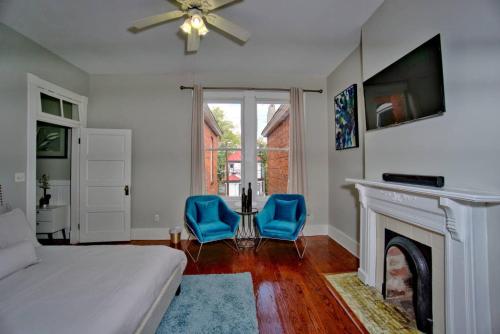 Modern 4 Bed Brownstone in Historic Downtown - image 5