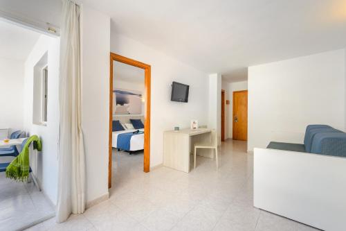 Guestroom, Apartamentos Panoramic in Ibiza