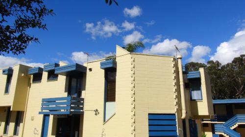 Bejárat, Pathfinder Motel in Kew