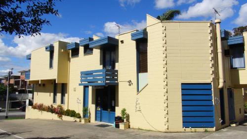 Bejárat, Pathfinder Motel in Kew