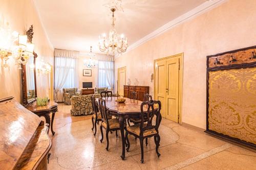 CASA VESCOVO, free Wi-Fi near San Marco Square, Benátky