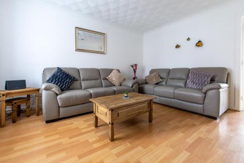 Immaculate Modern House For 5 Manchester Centre With Garden Space, Old Trafford, Greater Manchester