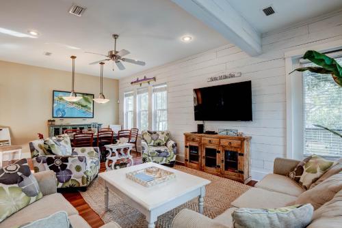 Summers Edge: Miracle on 30A - image 5