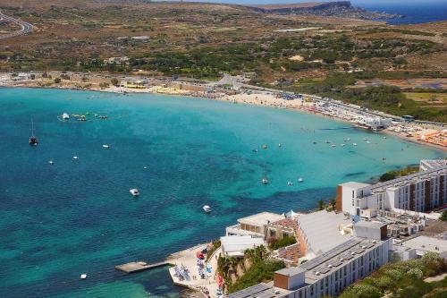 Summer Breeze Penthouse with private Hot Tub & terrace with panoramic views, by Getawaysmalta
