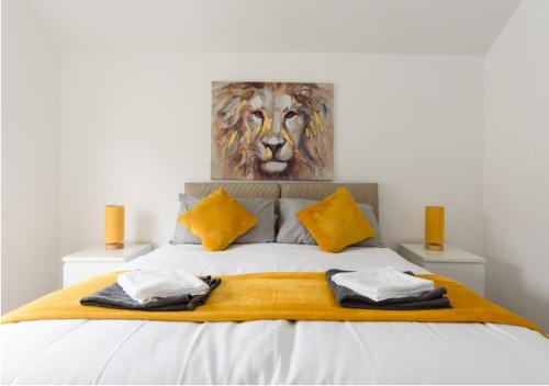 Free Parking Near City Centre - By Sweet Stays, Cardiff, South Wales