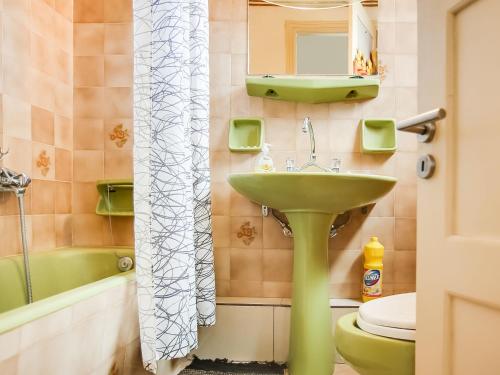 Homely Holiday Home in Sernikaki with Balcony gîte à louer Ámfissa