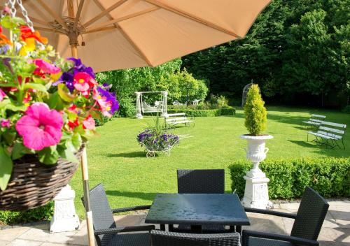245868289 Headfort Arms Hotel