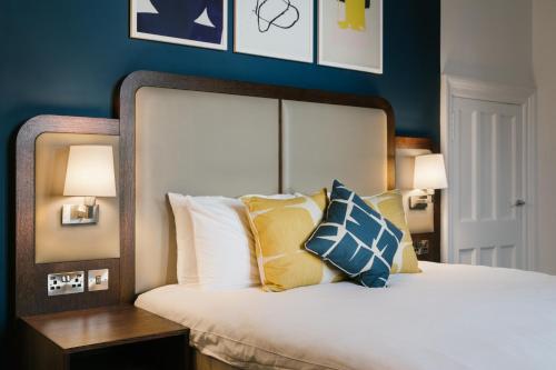 245869825 voco Grand Central Glasgow by IHG