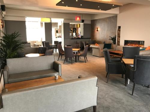 Bar/lounge, Pentire Hotel in Newquay
