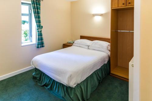 Middle Aston House - image 2