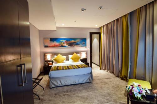 Suite, executive