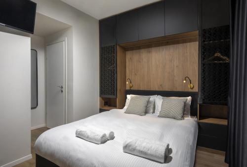 Three-Bedroom Apartment image 10