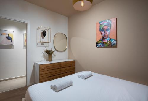 Penthouse 3BR near Rothschild bd by HolyGuest - image 3