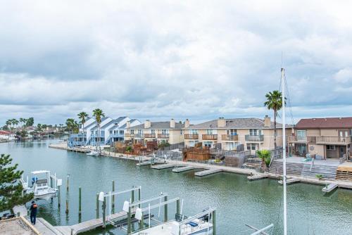 Edgewater Escape condo - image 7
