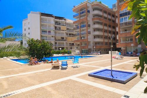 UHC CENTER APARTMENTS - image 11