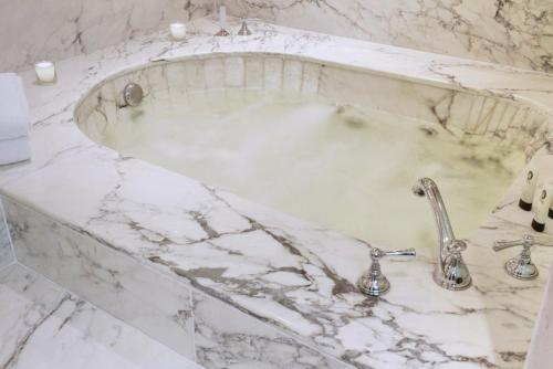 Fürdőszoba, Sofitel Buenos Aires Recoleta near La Recoleta Temető