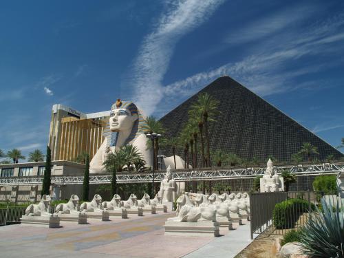 Luxor Hotel & Casino by Suiteness