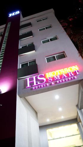 HS HOTSSON Smart León Centro Max in León, Mexico
