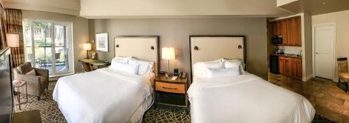 Fairways Hotel on the Mountain in Victoria, Canada