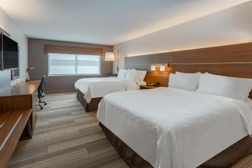 Standard Room with Two Queen Beds