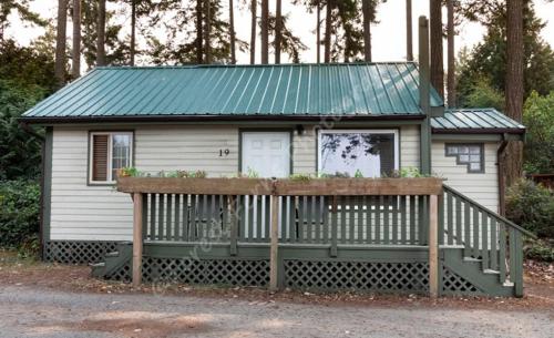 The Surf Lodge and Pub