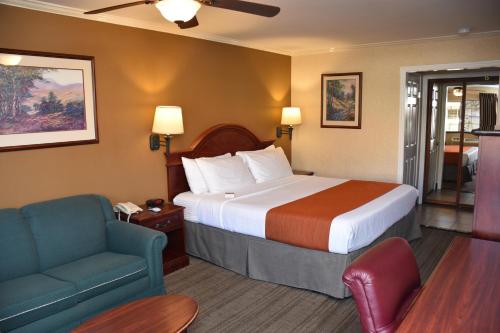 Deluxe King Room