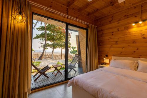 Buena Vida Beach Resort in Morjim