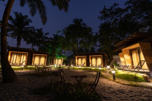 Exterior view, Buena Vida Beach Resort in Morjim
