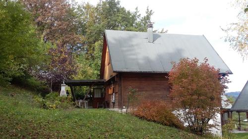 Uno chalet nel bosco gîte à louer Monti di Cadiroggio