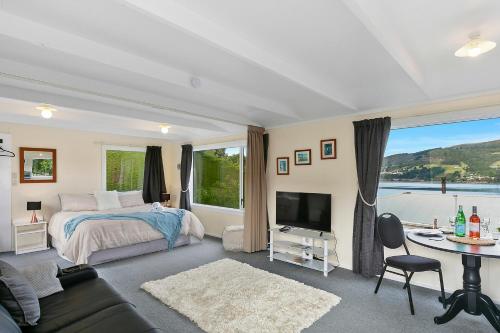 Macbay Retreat - Macandrew Bay Holiday Home photo 3