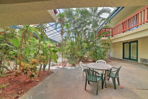 Corpus Christi Condo with Pool Walk to the Beach! - image 7