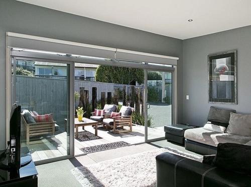 Modern and Comfortable - Central Taupo Holiday Home