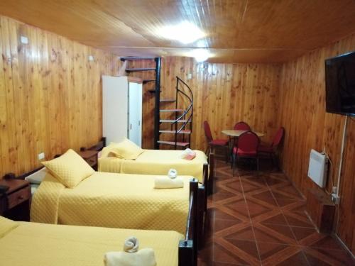 HOTEL CASAGRANDE con estacionamiento EXCLUSIVO y estamos a 50 MTS del Terminal de Buses – Valdivia, IA