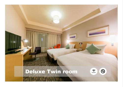 2 twin beds