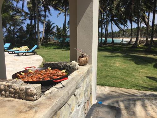 Ēdiens un dzērieni, Baoba Breeze Bed & Breakfast- beachfront paradise in Cabrera