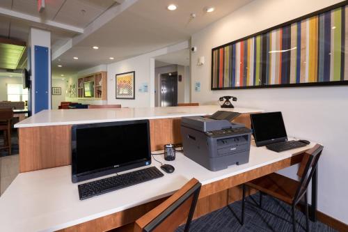 Holiday Inn Express & Suites - Michigan City, an IHG Hotel