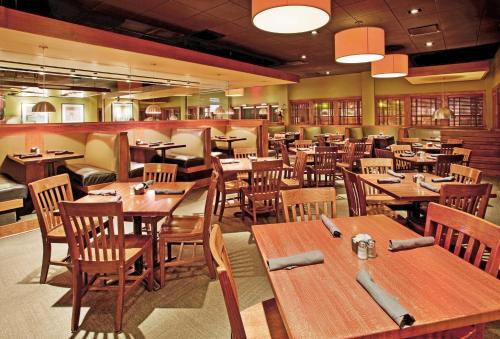 餐廳, Holiday Inn At the Campus By IHG in 曼哈頓 (KS)