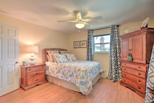 Single-Story Home Walk to Beach Pier River - image 7
