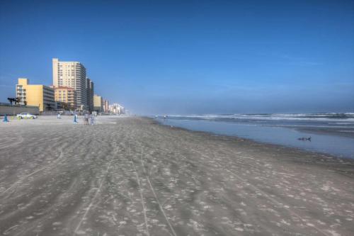 Pirates Cove Condo Unit #717 in Daytona Beach Shores, USA