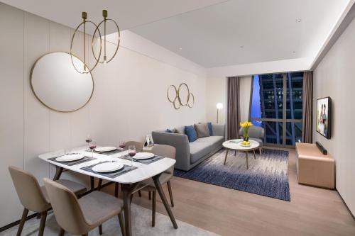 Ascott Raffles City Chongqing Room Type - 2 Bedroom Deluxe - Luggage Delivery Service