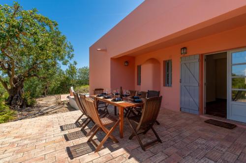 Morro dos Anjos - authentic farmhouse with a view just 3km from Olhao