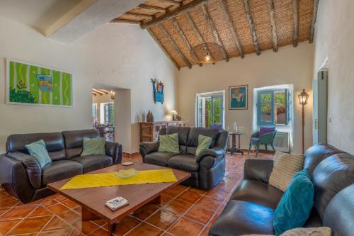 Morro dos Anjos - authentic farmhouse with a view just 3km from Olhao
